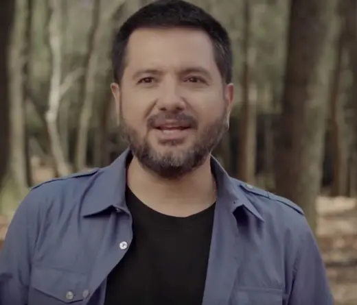Jorge Rojas protagoniza  una historia de amor en su nuevo video Como Ayer.